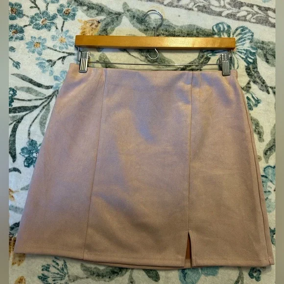 Francesca’s Blue Rain Pink Suede Mini Skirt - Picture 5 of 12